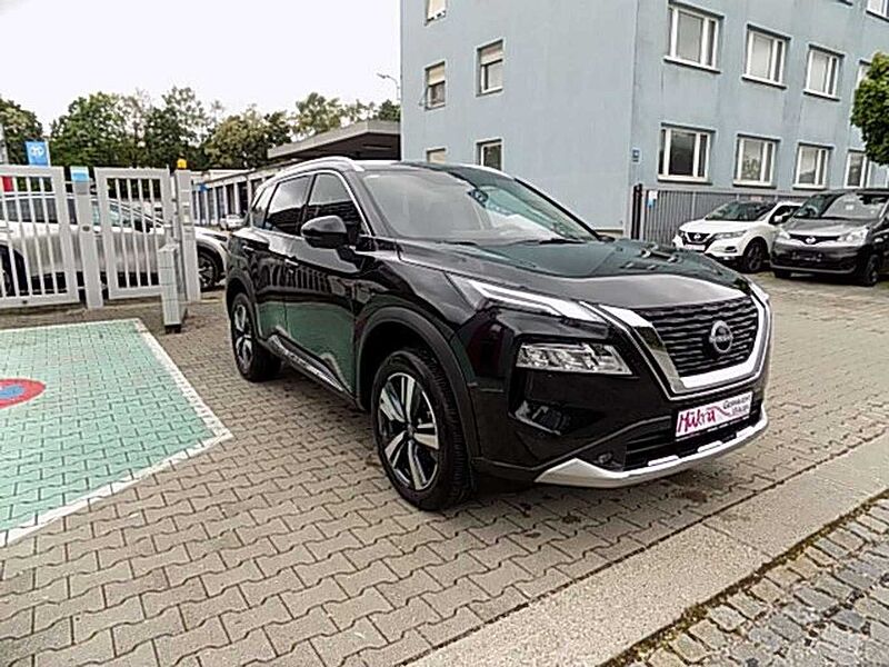 Nissan X-Trail Tekna VC-T Mild Hybrid 1.5 2WD Bose Glasdach Navi