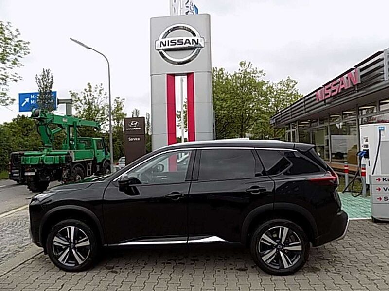 Nissan X-Trail Tekna VC-T Mild Hybrid 1.5 2WD Bose Glasdach Navi