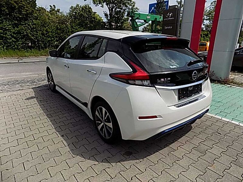 Nissan Sonstiges Nissan LEAF ZE1 MY20 Acenta 40kwH 150PS Klima