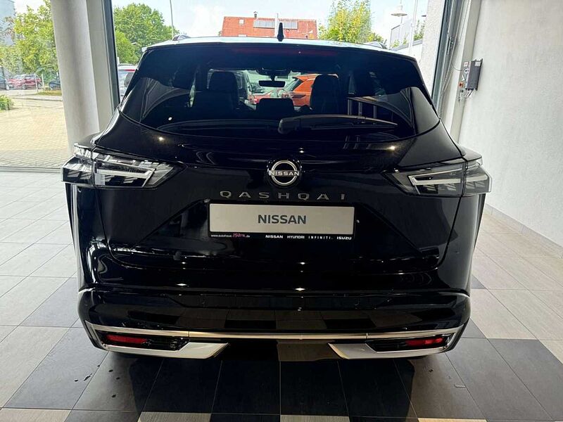 Nissan Qashqai Tekna 1.3 DIG-T Mild-Hybrid 4x4 158PS AT (B) (B) 1