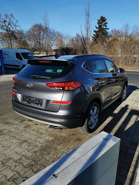 Hyundai TUCSON Premium 1.6 T-GDi 7-DCT Automatik 8-fach bereift P