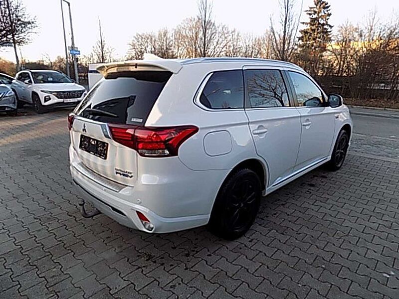 Mitsubishi Outlander PHEV Intro Edition 4WD AHK Garantie bis 06/2027