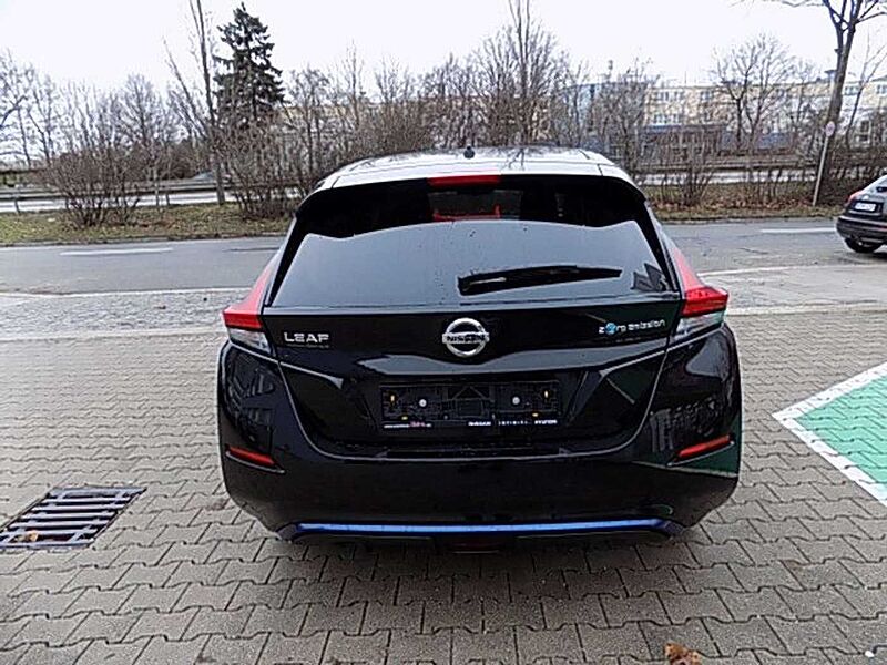 Nissan Leaf N-Connecta 40kWH 150PS LED Winterpaket Klima Navi