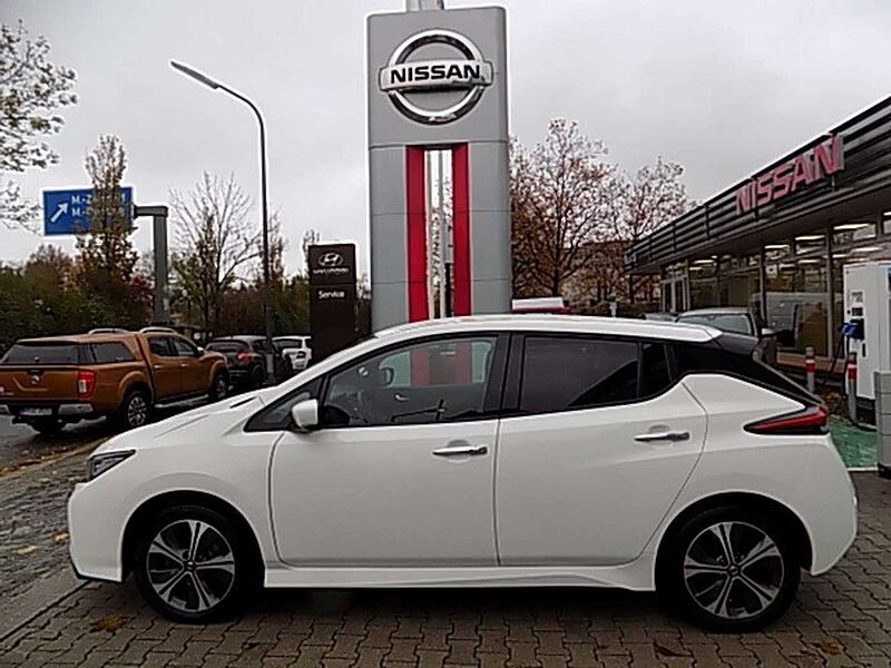 Nissan Leaf N-Connecta e+N 62KW LED Scheckheftgepflegt Klima